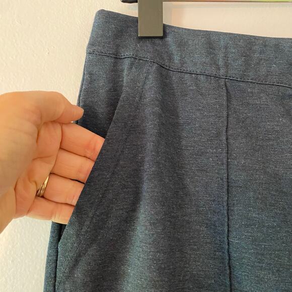 St. John Navy Blue Heathered Pintuck Stretchy Straight Leg Pants Women's size 12 - Picture 4 of 12